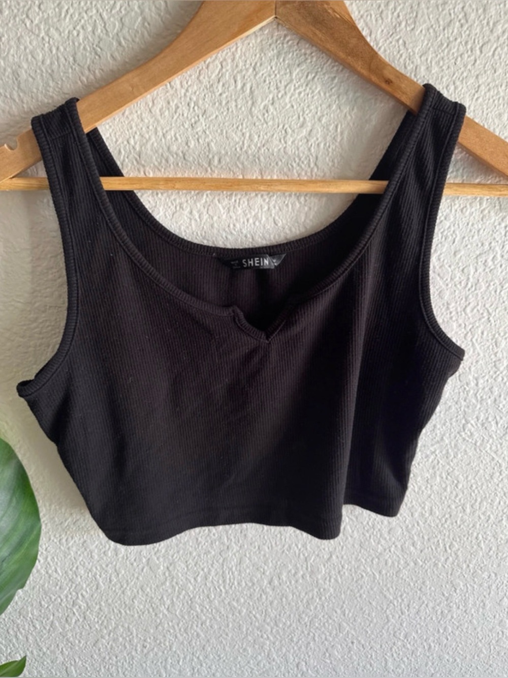 SHEIN Dark Ribbed Crop Top - Picture 3 of 4